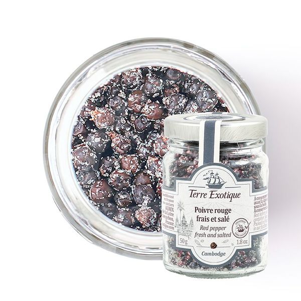 Verse rode peper op zout