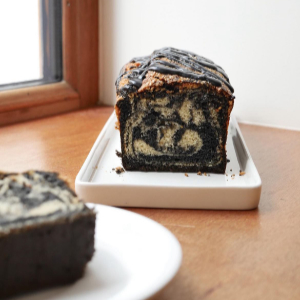 zwarte sesam cake